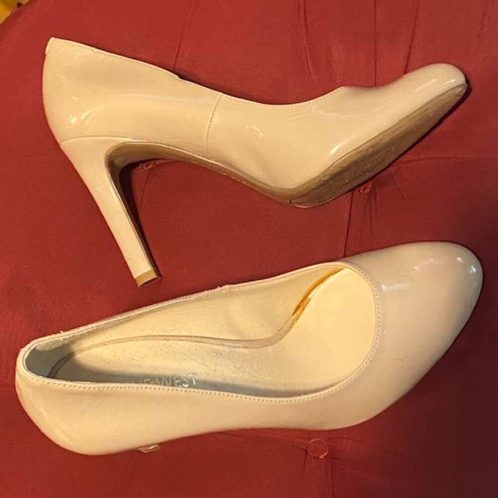 Like New Nine West Faux Patent Leather Tan Pumps, 7M